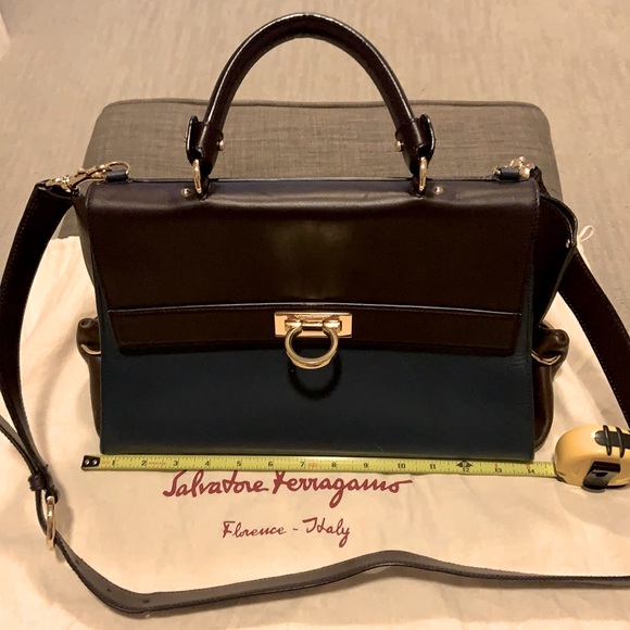 Salvatore Ferragamo classic handbag - Picture 1 of 7